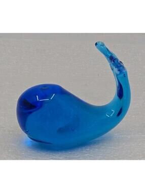 Hand Blown Art Glass Blue Whale Figurine/Paperweight 3.25"×2.75"
